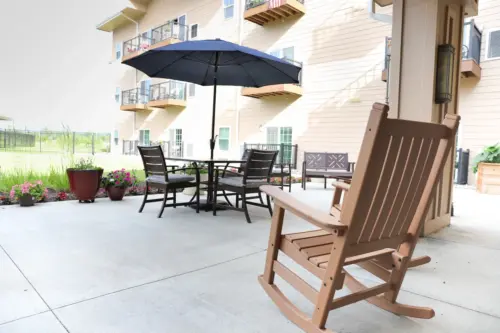 The Heritage at Fox Run independent living patio seating