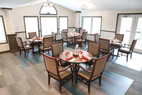 The Heritage at Fox Run assisted living dining room