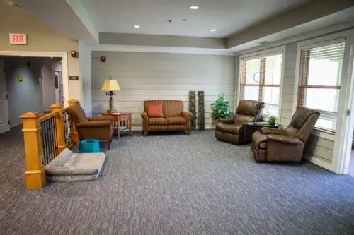 The Heritage at Meridian Gardens memory care living room