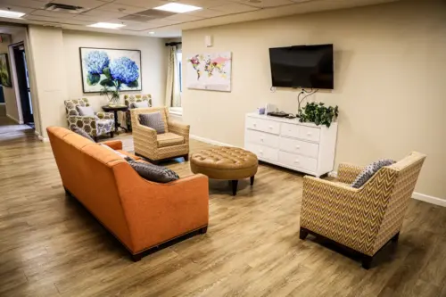 Orchard Pointe at Arrowhead memory care living room